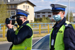 Kaskadowy pomiar prędkości w województwie podlaskim. Policjanci będą stali jeden za drugim