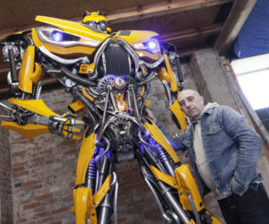 Zbudował autobota ze złomu