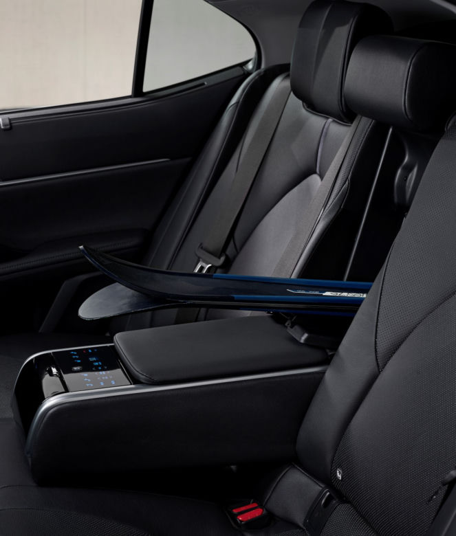 Toyota Camry Hybrid lifting 2021