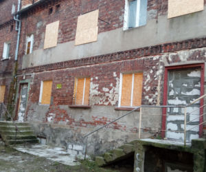 Pustostan przy ul. Marcinkowskiego i Rybackiej