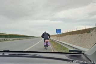 Rowerzysta na S3! Po tych drogach nie można jeździć rowerem