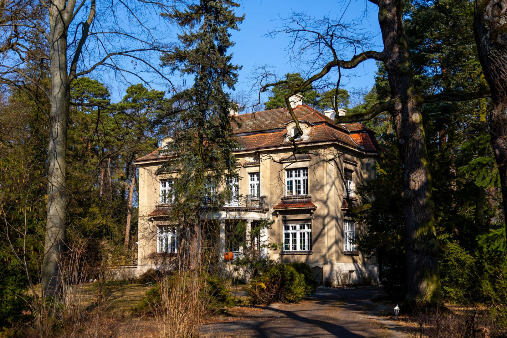 Willa Emanów, ul. Mickiewicza, Milanówek