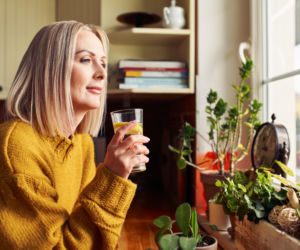 Najlepszy napój na chore stawy? Dietetyk wskazuje jeden konkretny wybór