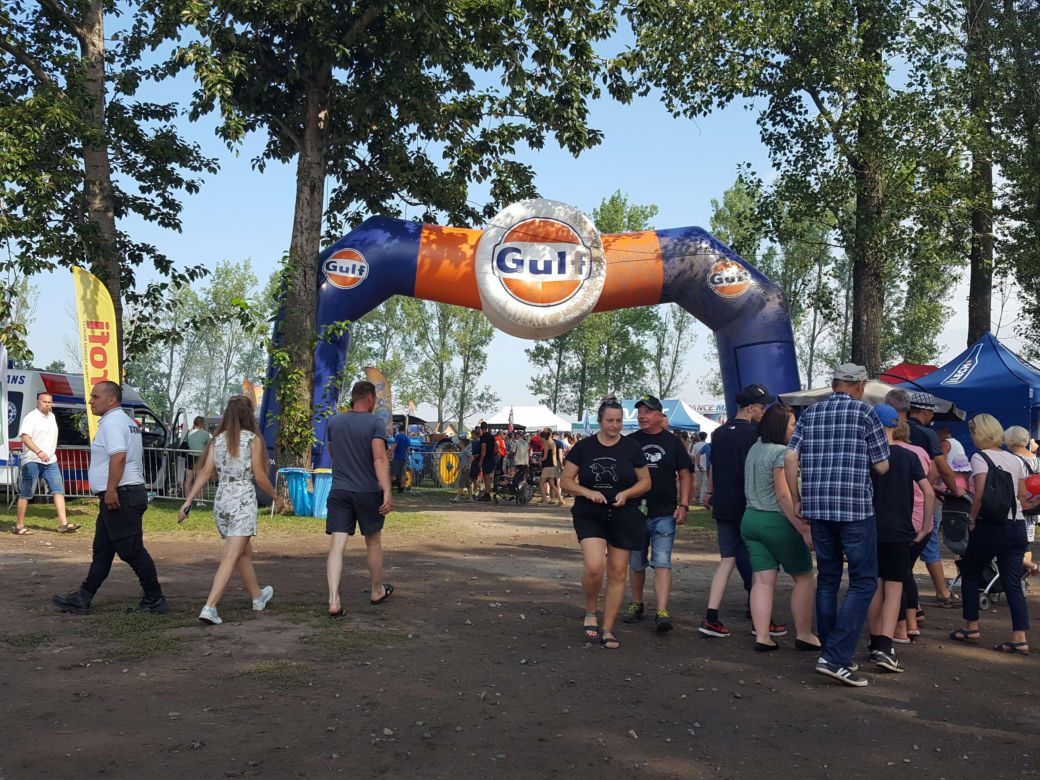 Festiwal starych ciągników w Wilkowicach. Setki maszyn, tysiące widzów i upał