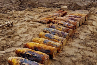 Niebezpieczne pociski z okresu II wojny światowej na terenie Torunia. Pokazali, co znaleźli na osiedlu JAR