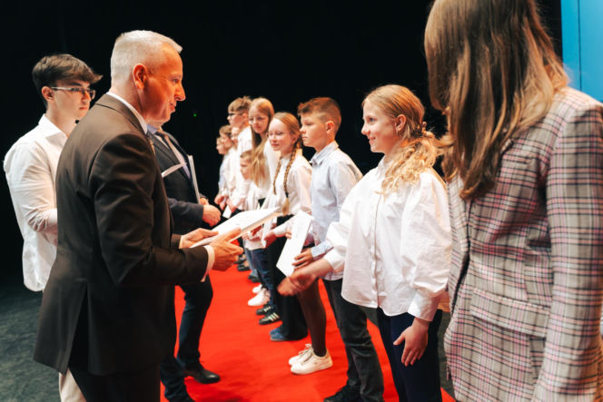 Najzdolniejsi uczniowie odebrali stypendia Prezydenta Miasta Siedlce