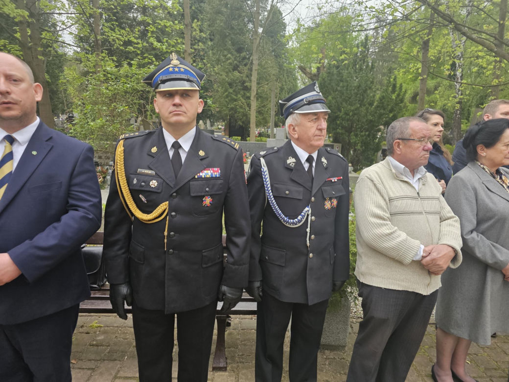 Kraków. Andrzej Duda ukląkł przed grobem posła PSL. Prezydent uczcił rocznicę katastrofy smoleńskiej