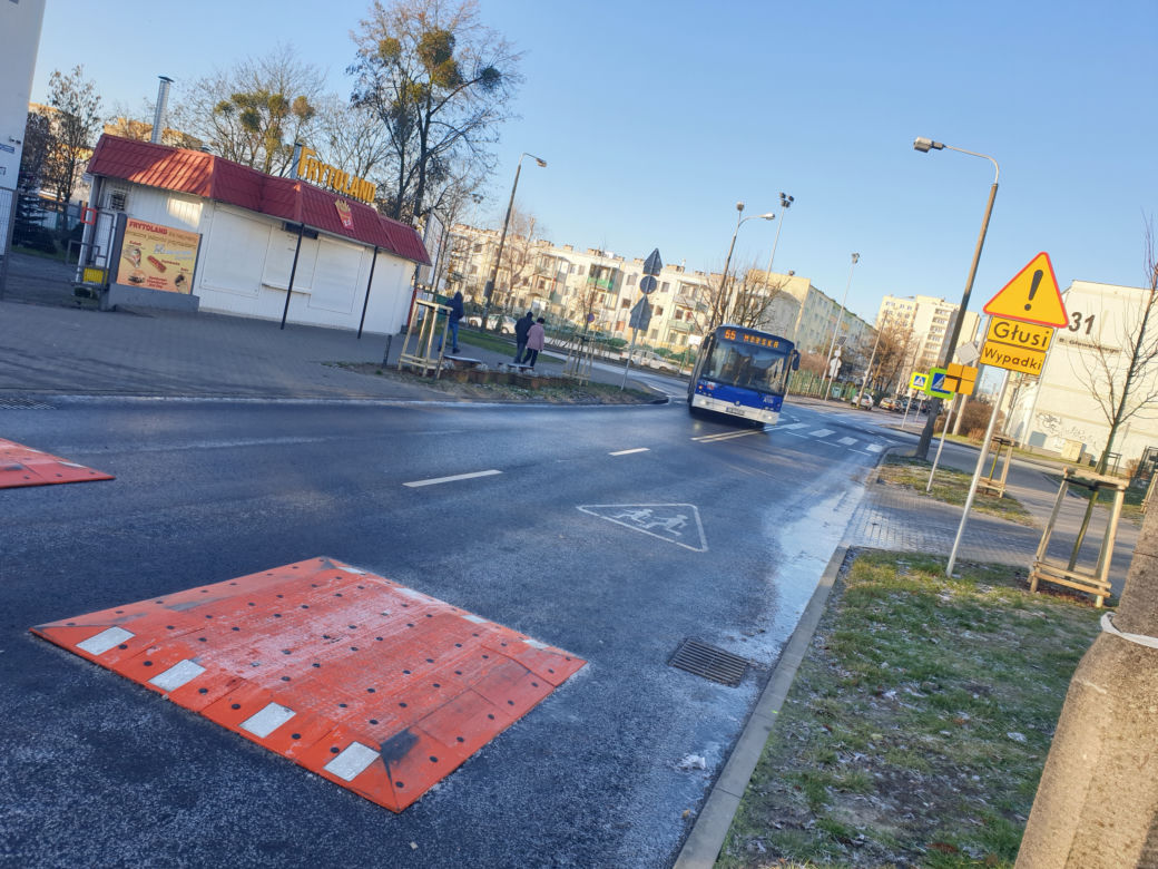 Na ulicach Bydgoszczy coraz więcej progów zwalniających. Co jeszcze się zmieni na naszych drogach?