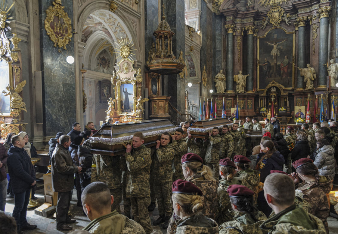Lwów: Odbyły się pierwsze pogrzeby ukraińskich żołnierzy poległych w wojnie z Rosją 