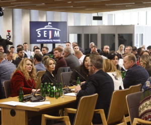 Niebywałe, do czego poseł PiS porównał strzelanie petardami. Doda aż złapała się za głowę! Szok