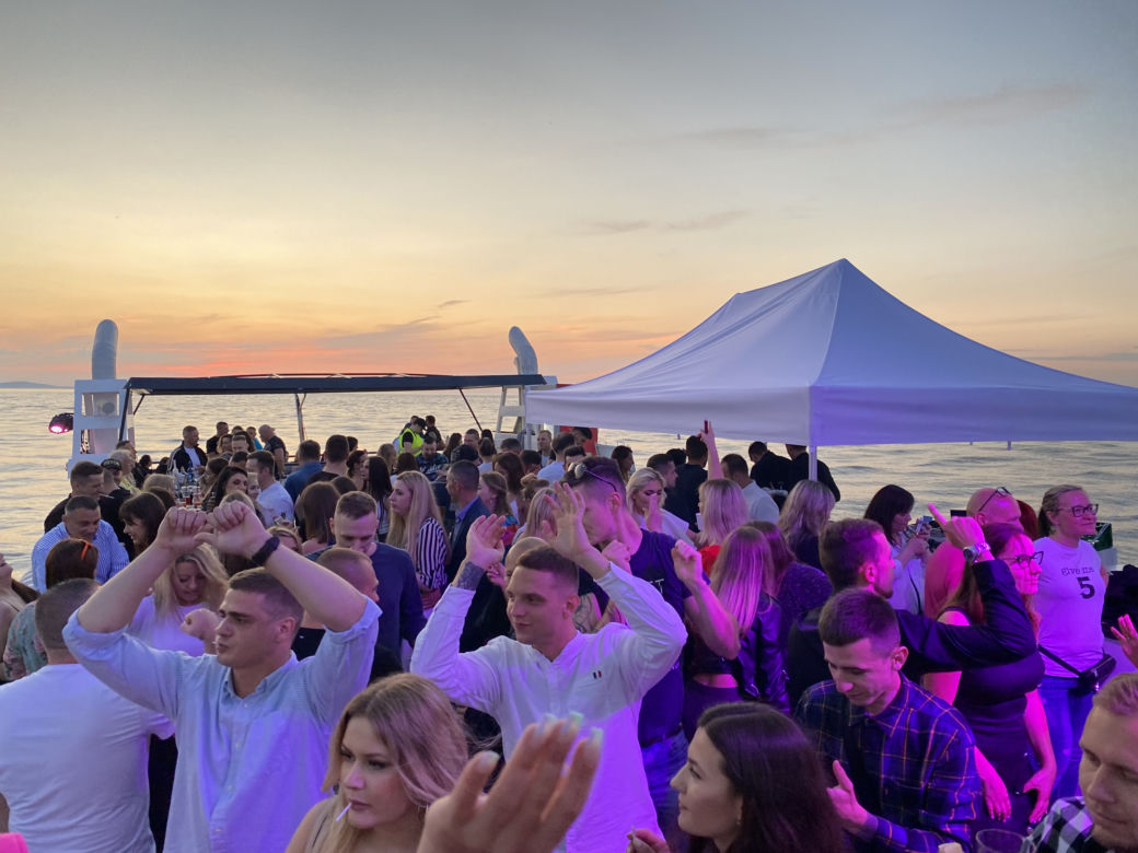 Ekipa Eska Summer City na imprezowym statku Princess w Świnoujściu 