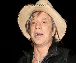  Mickey Rourke ma nową twarz 