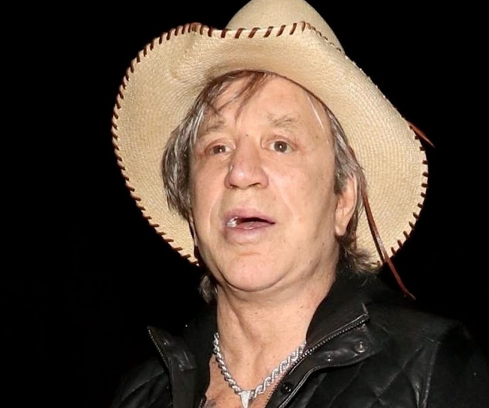  Mickey Rourke ma nową twarz 