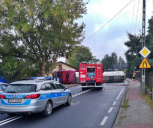 Inowłódz. Przewrócona cysterna blokowała DK 48 przez wiele godzin