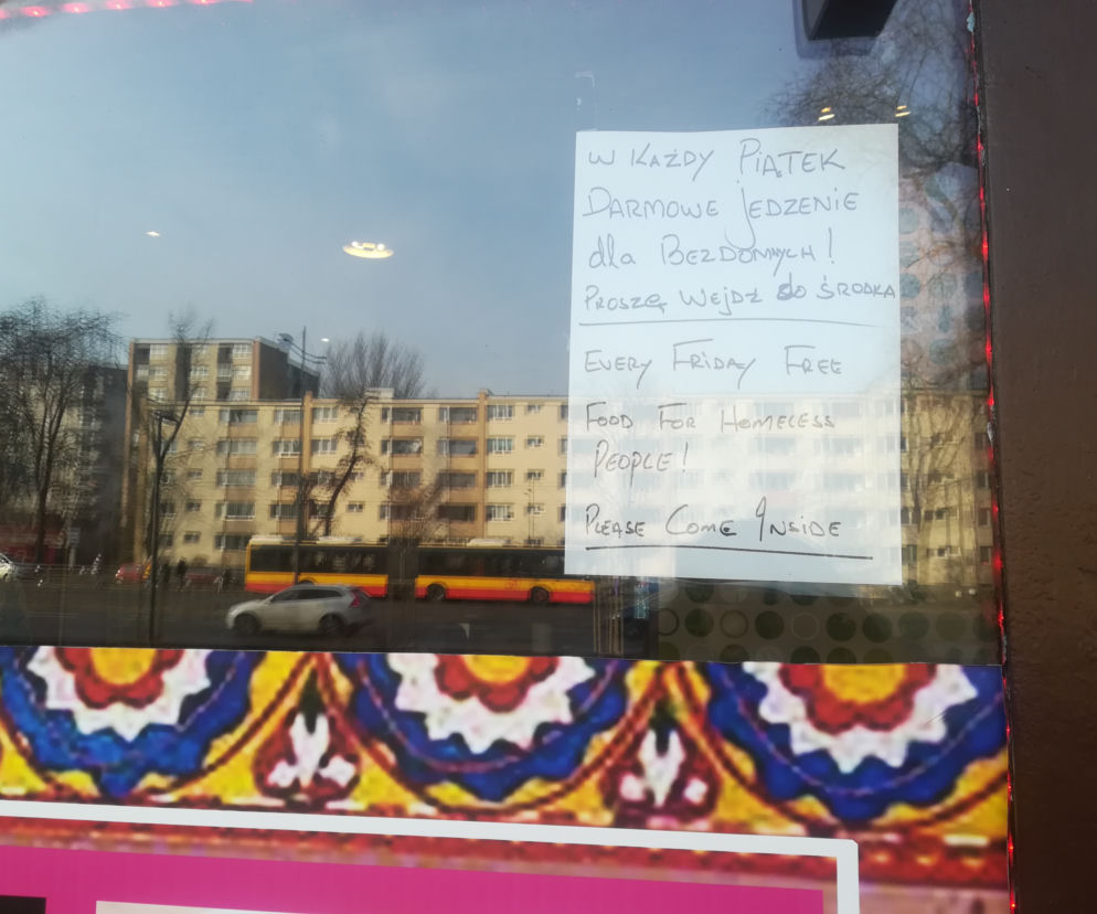 Kurczak biryani zamiast pomidorowej - Pakiństańczyk karmi potrzebujących