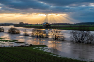 IMGW przedłużył ostrzeżenia hydrologiczne. Gdzie sytuacja na rzekach wciąż jest niebezpieczna?