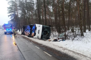 Na trasie Wyszków-Łochów na DK 62 doszło do wypadku autobusu