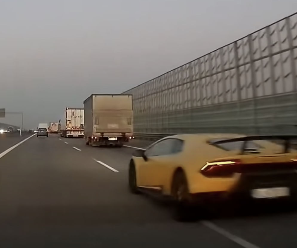 Kierowca Lamborghini bawi się w szeryfa