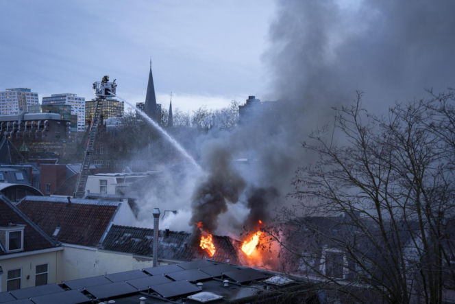 Dwa wybuchy i wielki pożar w centrum Utrechtu. Co najmniej jedna osoba ranna