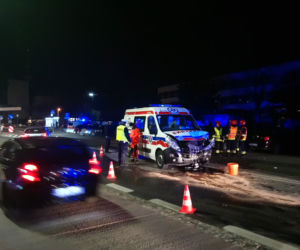 Poważny wypadek w Nowej Hucie. Karetka jadąca na sygnale zderzyła się z samochodem