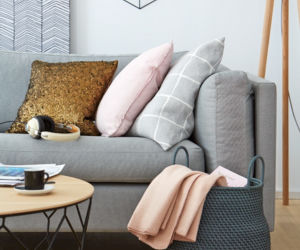 Szara sofa