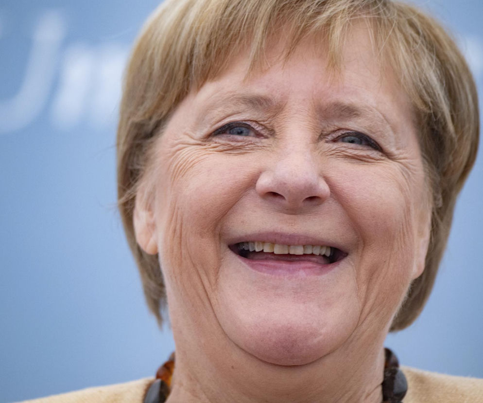 Merkel obsiadły papugi