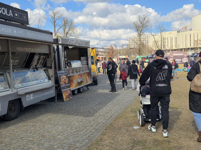 Knajpy na kółkach zaparkowały na Wyspie Młyńskiej! Festiwal Food Trucków podbił Bydgoszcz