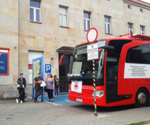 „Kolej na Ciebie - uratuj życie. Zbiórka krwi na rzeszowskim dworcu PKP