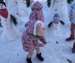 Rodzina bałwanów w Lublinie. Państwo Wrońscy zbudowali zimowy hit osiedla