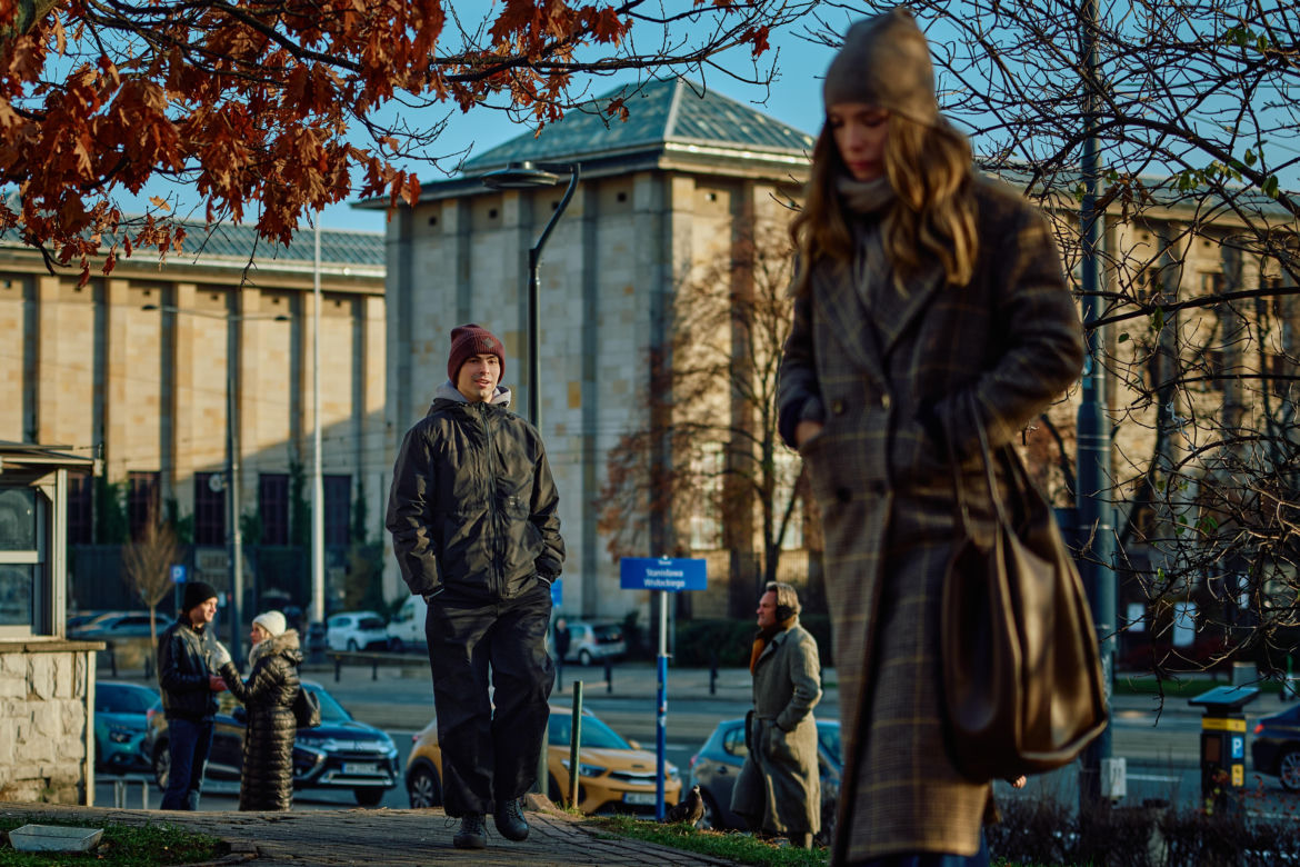 "Na Wspólnej", odcinek 4179: Kalina wrabia Darka w kradzież dużej sumy pieniędzy. Ostatecznie pogrąży Żbika? Tomasz Urbanek