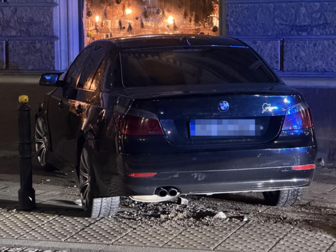 Obywatel Rosji driftował po Placu Zbawiciela