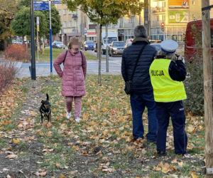 Dzieci zmiecione z pasów na Pradze-Północ. Kobieta za kierownicą