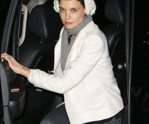 Katie Holmes rozdaje autografy