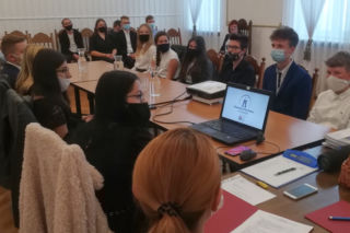 Młodzieżowi radni biorą się do pracy! Mają głowy pełne pomysłów [POSŁUCHAJ]