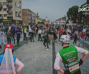 2. Nightskating Białystok. Weselny przejazd na rolkach