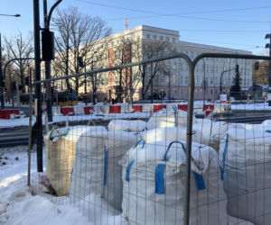 Tramwaj wzdłuż ul. Rakowieckiej w Warszawie w styczniu 2026