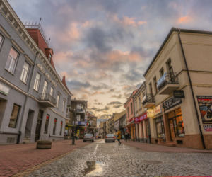 Zapłonęła w nim pierwsza na świecie uliczna lampa naftowa. To jedno z najpiękniejszych miast w Małopolsce