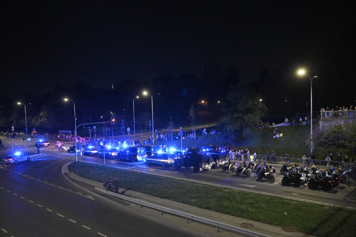 Nocna próba defilady wojskowej w Warszawie