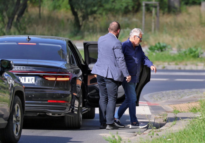 Aleksander Kwaśniewski u fryzjera