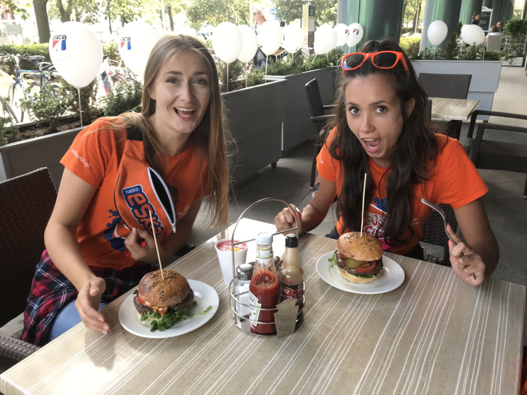 ESC na grillu w Road American Restaurant
