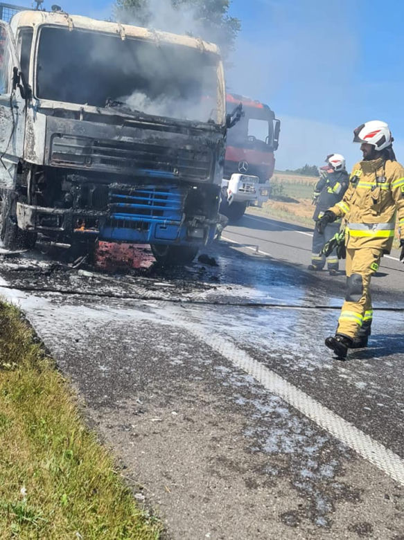Pożar ciężarówki pod Płockiem! DK nr 10 zablokowana!
