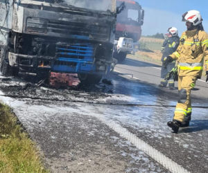 Pożar ciężarówki pod Płockiem! DK nr 10 zablokowana!