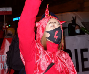 Tysiące osób protestowało w Krakowie po publikacji uzasadnienia wyroku w sprawie aborcji