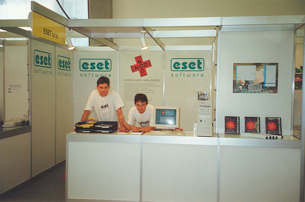 ESET zdjęcia archiwalne