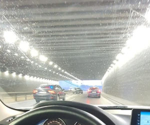 Trudne warunki drogowe w Podlaskiem. Uwaga, jest bardzo ślisko! [ZDJĘCIA]