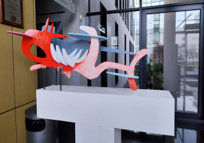 W Sądzie Apelacyjnym w Krakowie powiesili obrazy. "Niektórzy robią dziwne miny"