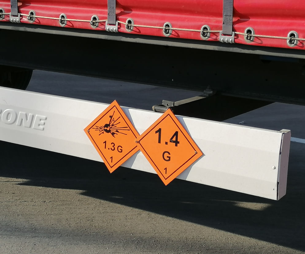 25 ton fajerwerków wiózł bez zabezpieczenia! ITD zatrzymało transport wybuchowych ładunków 