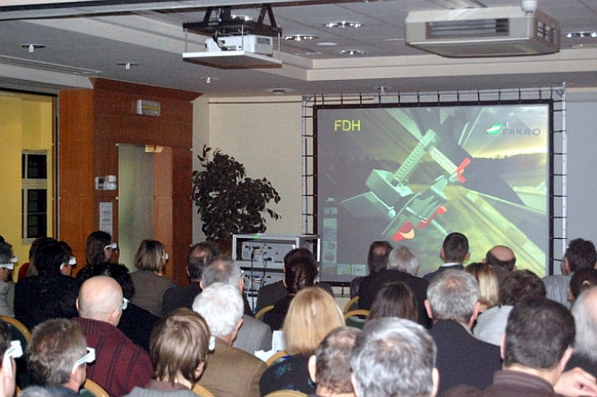 Fakro , od maja do czerwca 2009, prowadzi serię spotkań skierowanych głównie do architektów i projektantów przedstawiając swoje najnowsze produkty w formie prezentacji stereoskopowej (3D)