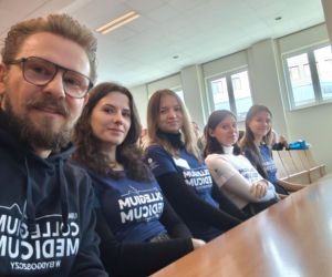 Młodzi naukowcy w akcji! Uczniowie eksperymentowali w laboratoriach Collegium Medicum