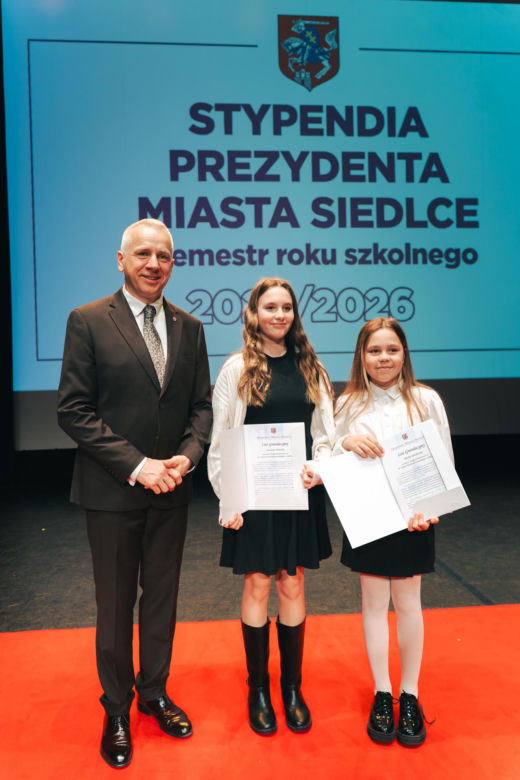 Najzdolniejsi uczniowie odebrali stypendia Prezydenta Miasta Siedlce